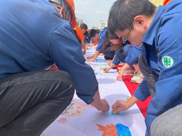 米兰体育-米兰AC（中国）官方网站
集团举行“共迎国庆上下同风雨，百米画卷齐绘爱国心”活动